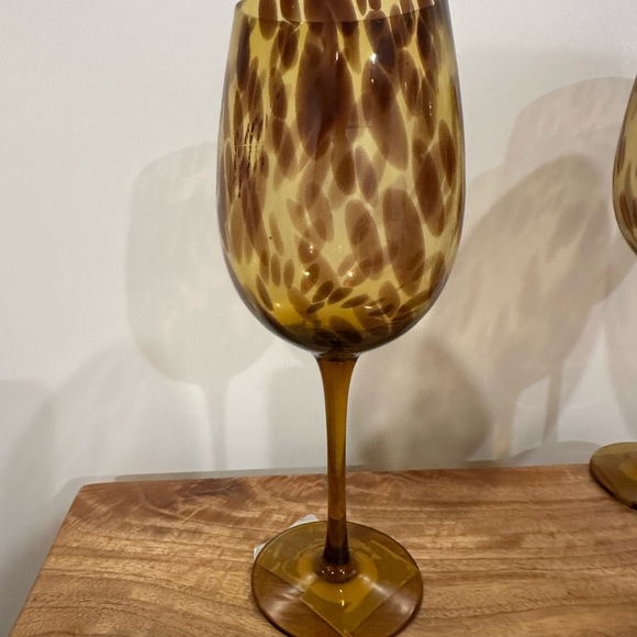 4 Amber Tortoise Shell Leopard Amber  Art Glass Wine Glasses Set Vintage Vibes - Picture 4 of 11